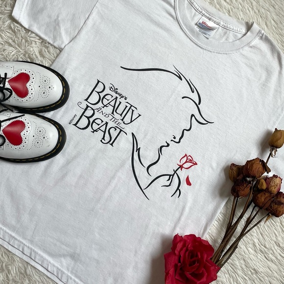 Vintage Hanes Disney beauty and the beast graphic tee - Picture 14 of 17